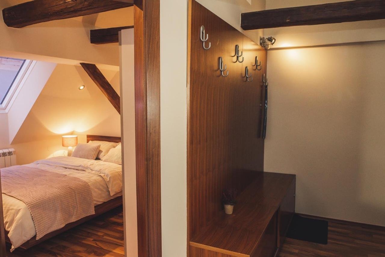 Skol Apartment S Parkiriscem 采列 外观 照片
