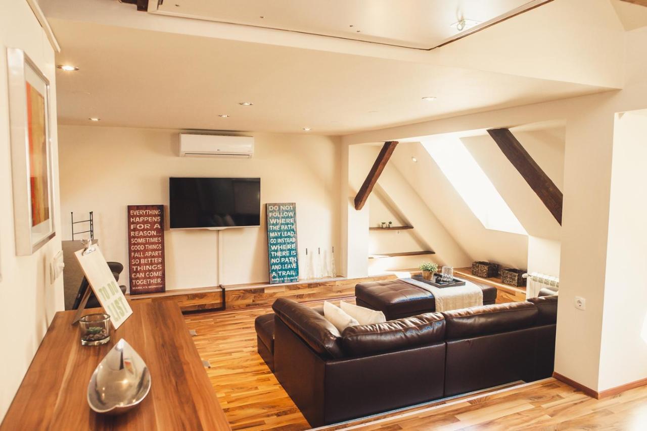 Skol Apartment S Parkiriscem 采列 外观 照片