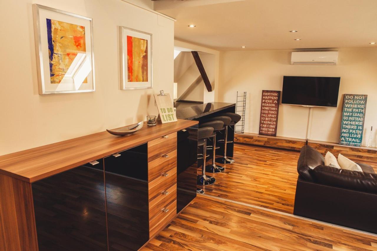 Skol Apartment S Parkiriscem 采列 外观 照片